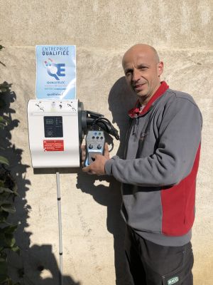 Borne de recharge Véhicule Électrique